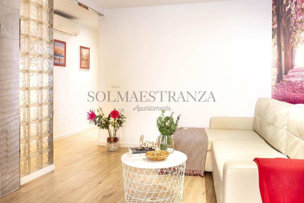 Blue & Red By Sol Maestranza Apartment Malaga Exterior photo