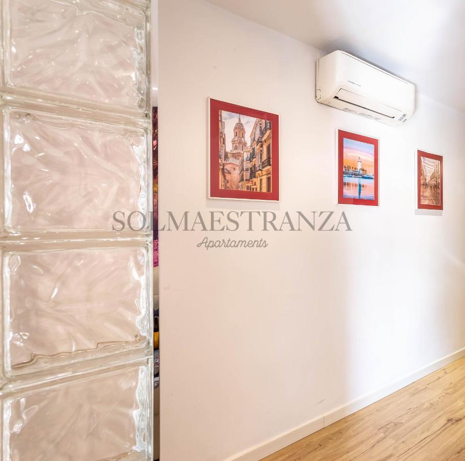 Blue & Red By Sol Maestranza Apartment Malaga Exterior photo