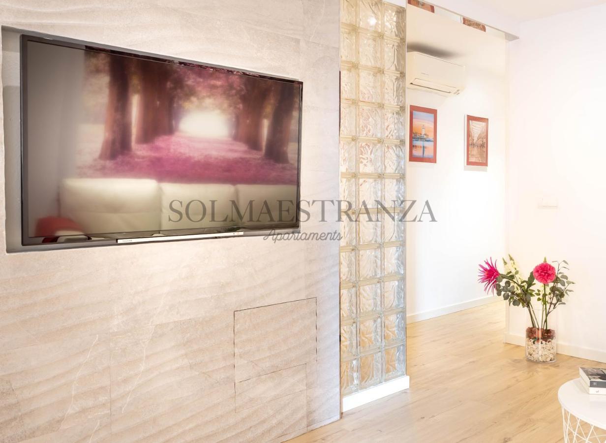 Blue & Red By Sol Maestranza Apartment Malaga Exterior photo