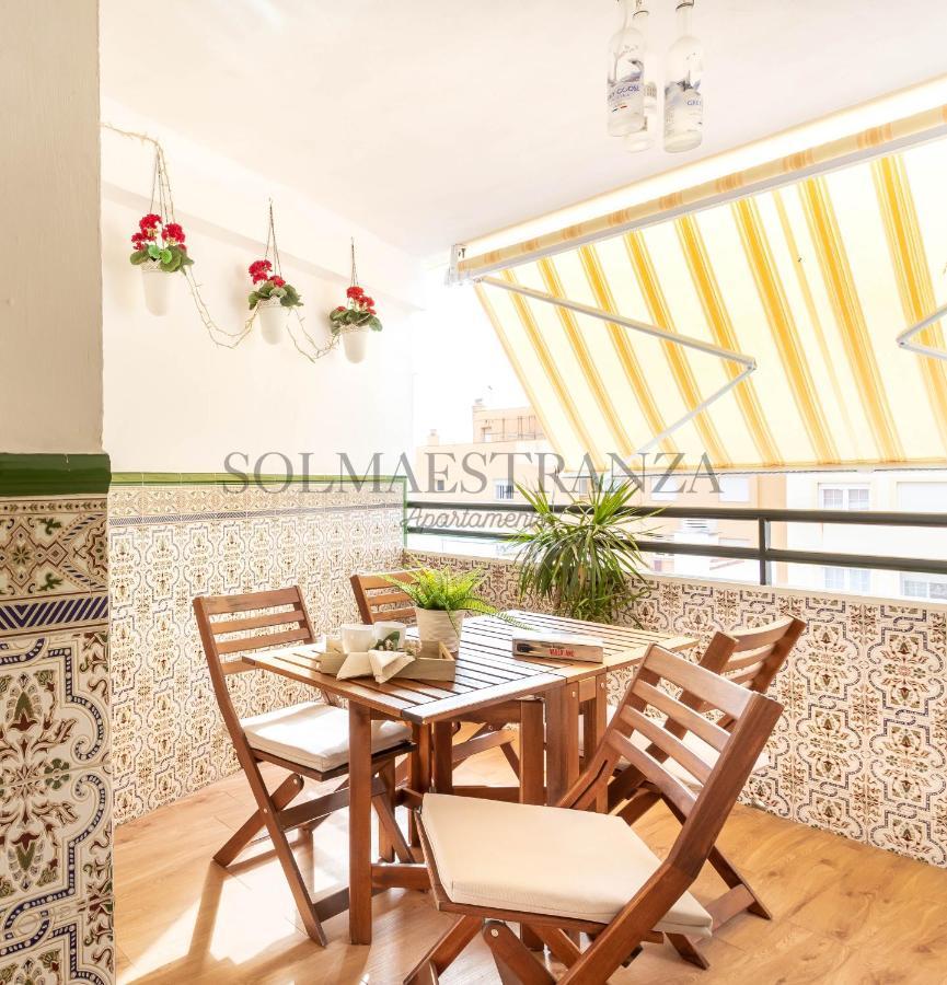 Blue & Red By Sol Maestranza Apartment Malaga Exterior photo