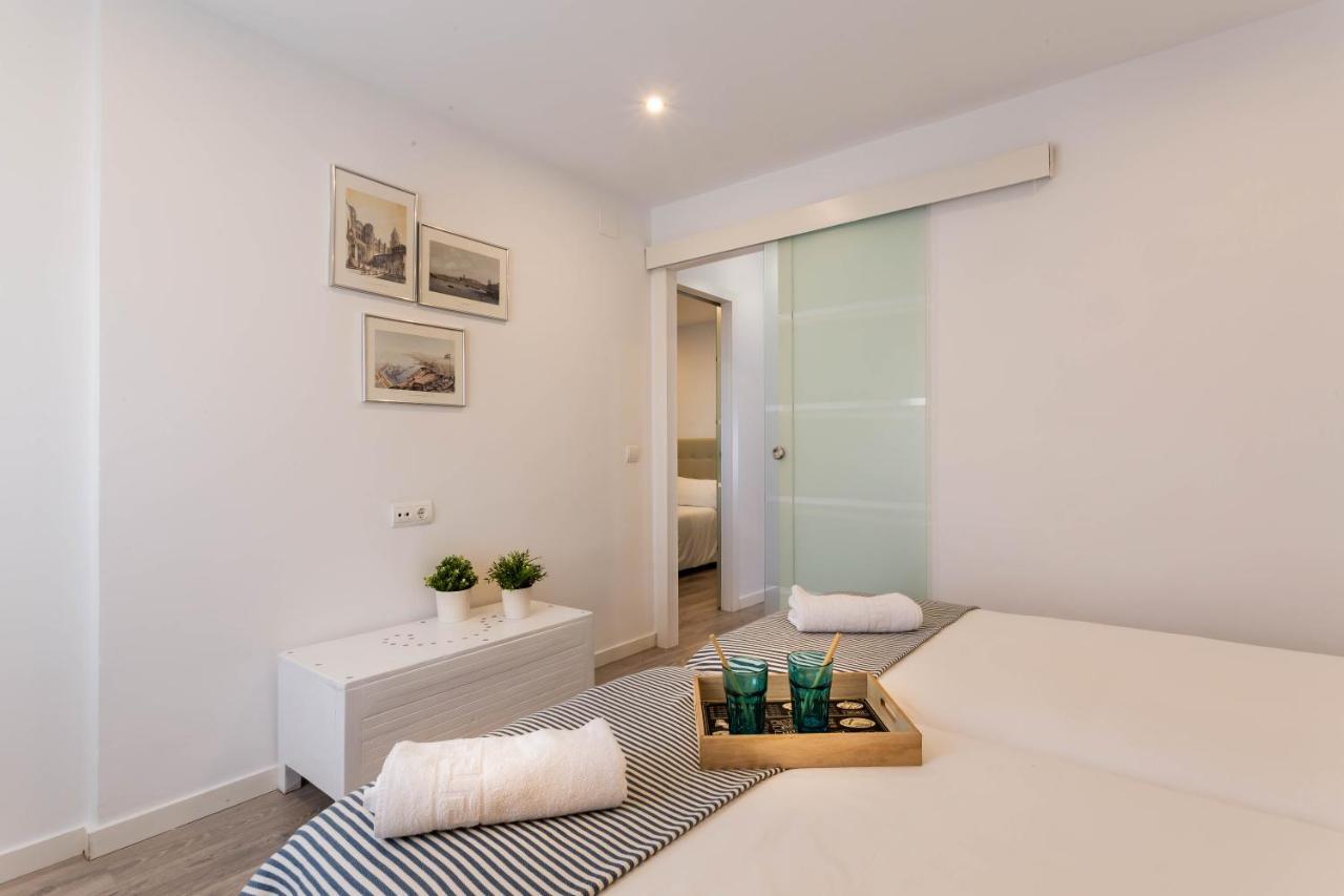 Blue & Red By Sol Maestranza Apartment Malaga Exterior photo