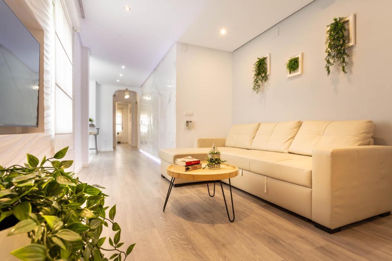 Blue & Red By Sol Maestranza Apartment Malaga Exterior photo